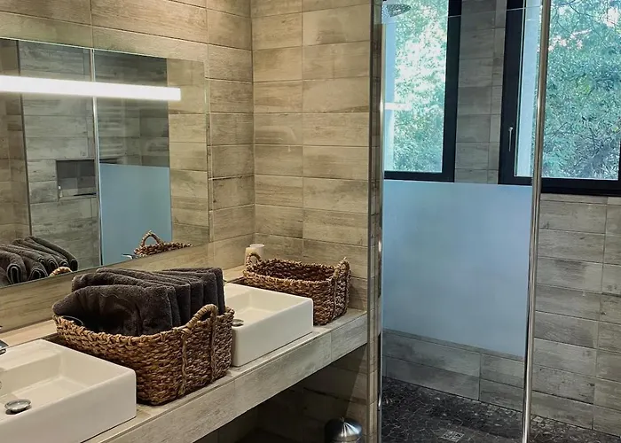 Apartment Grand Familial Tres Calme - Pereire